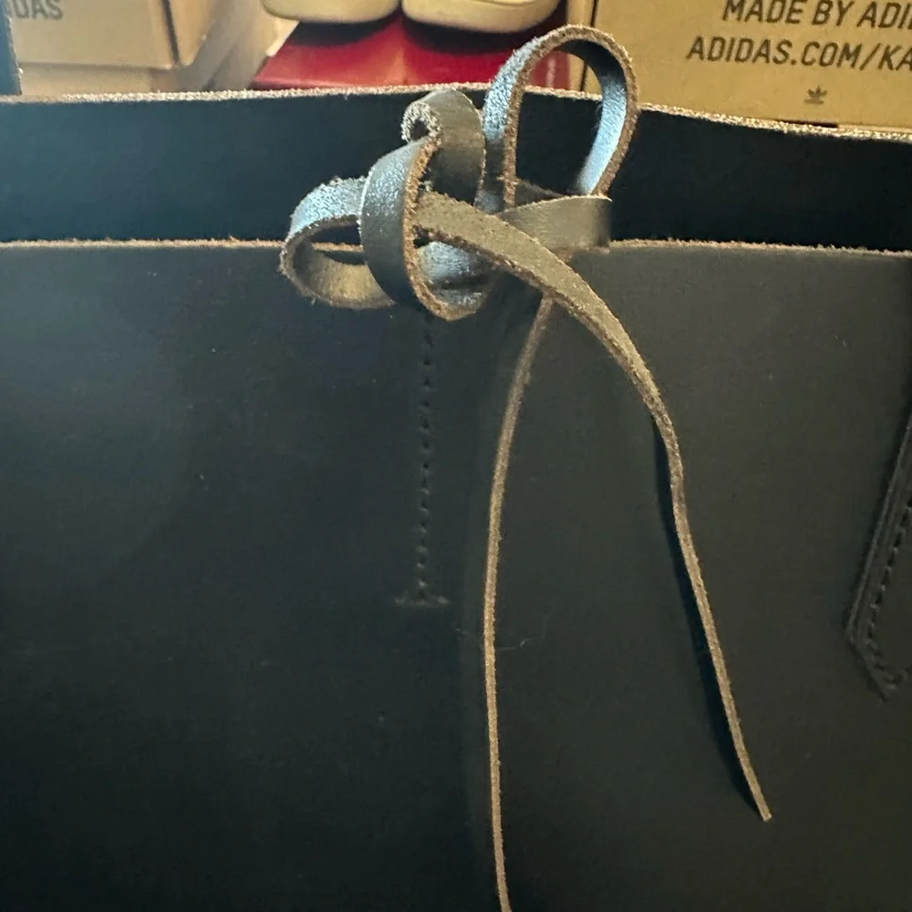 J Crew Uptown Tote - Picture 3 of 12
